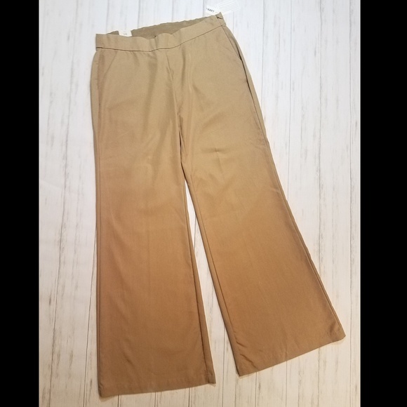 Old navy pants - Picture 3 of 4